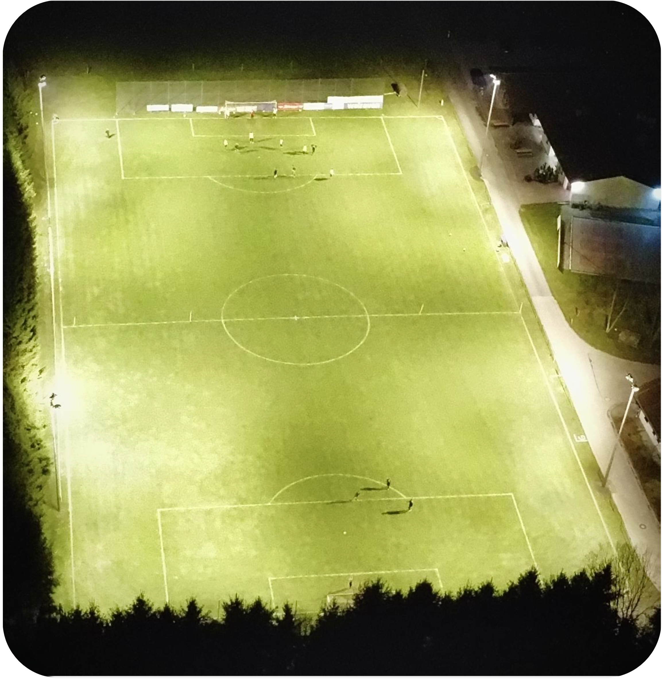 Ansicht auf den Sportplatz unter Flutlicht Image