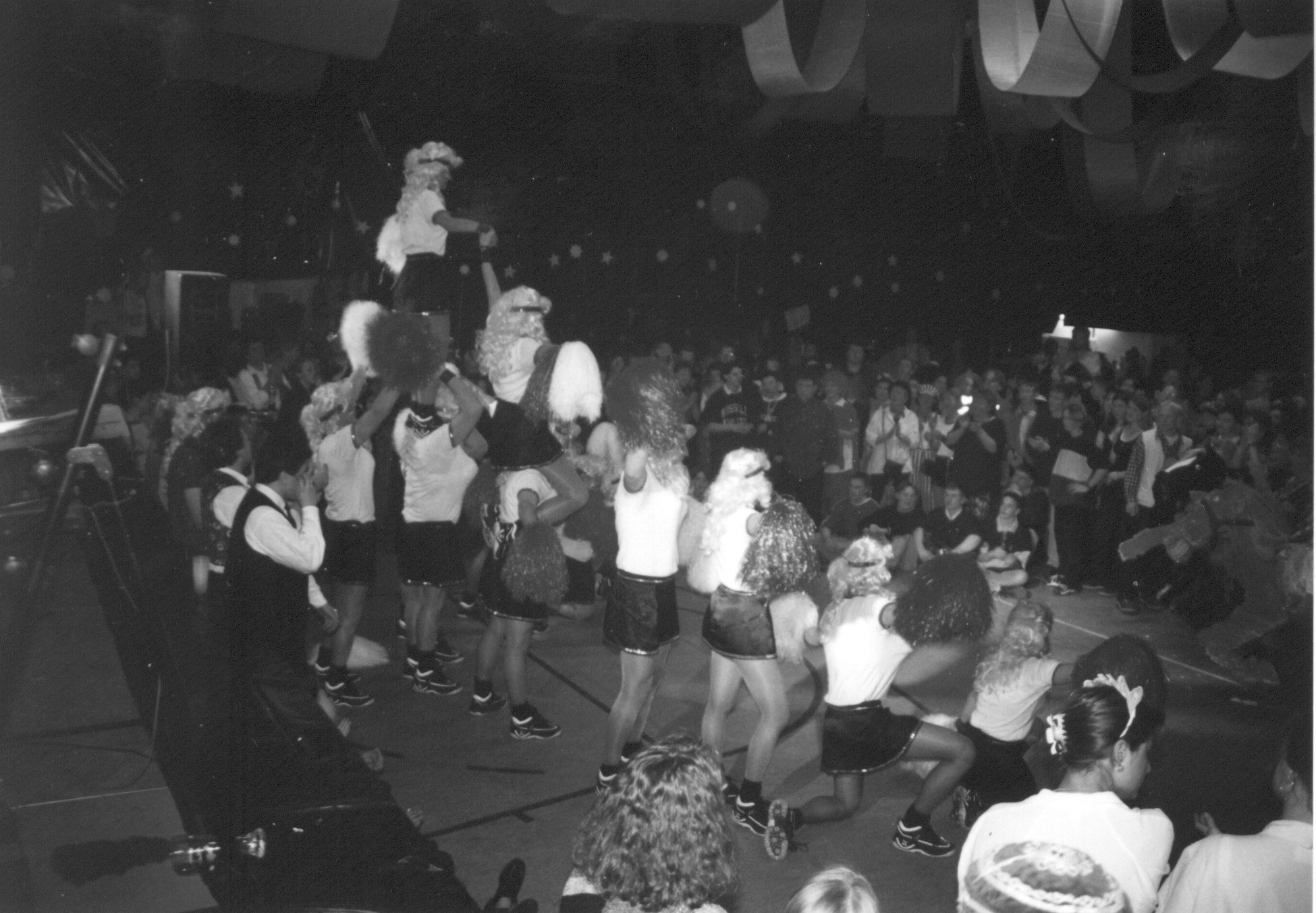 Faschingsball in der Mehrzweckhalle Image