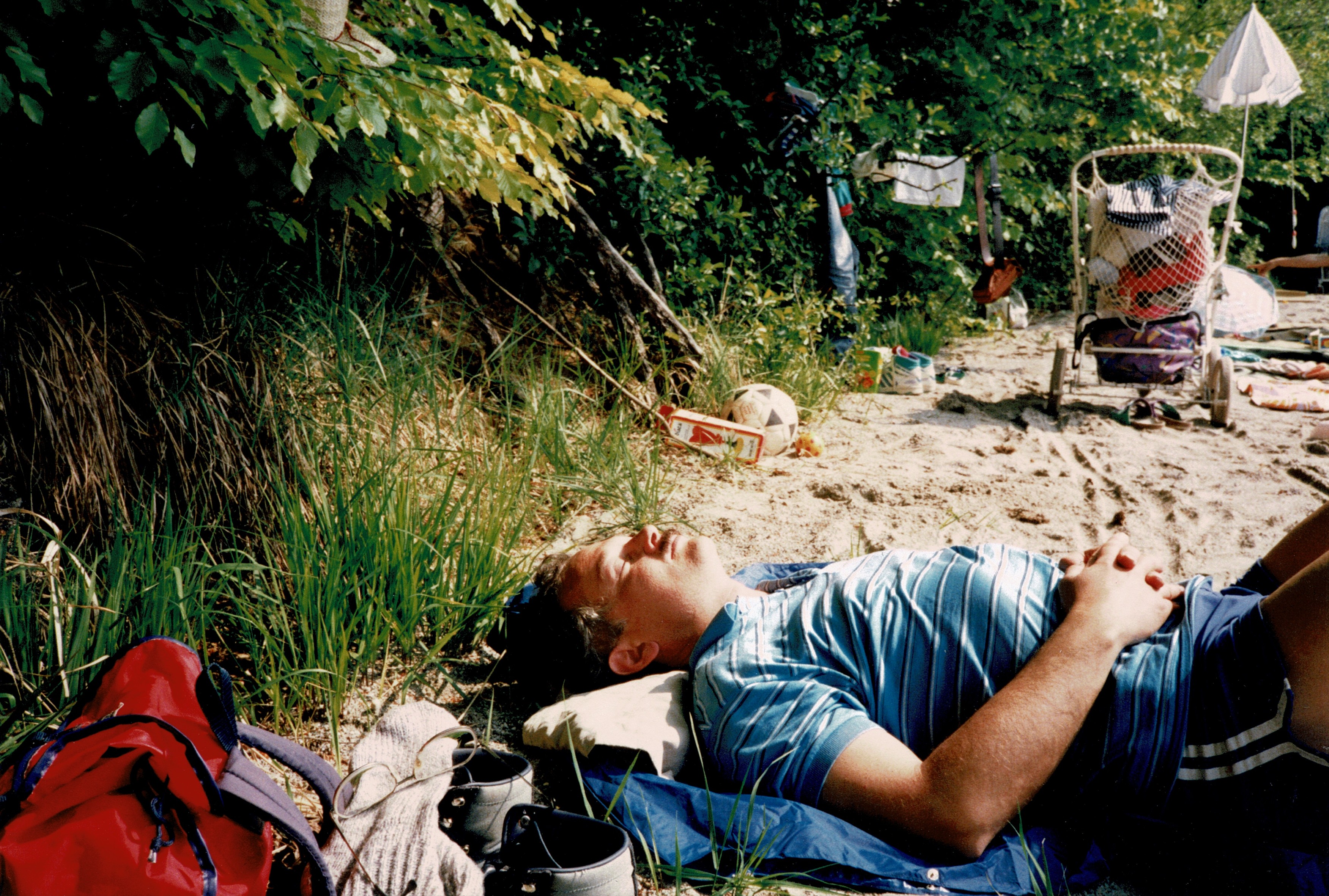 Mike erholt sich nach der anstrengenden Wanderung Image